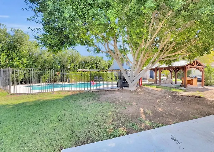 Holiday home The Grand Ashbrook Manor Pool-sauna-cold Plunge Mesa